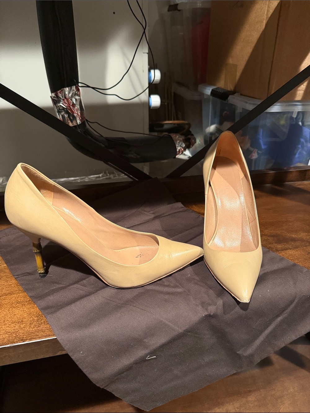 Gucci Cream Pointed-Toe bamboo Heel Pumps